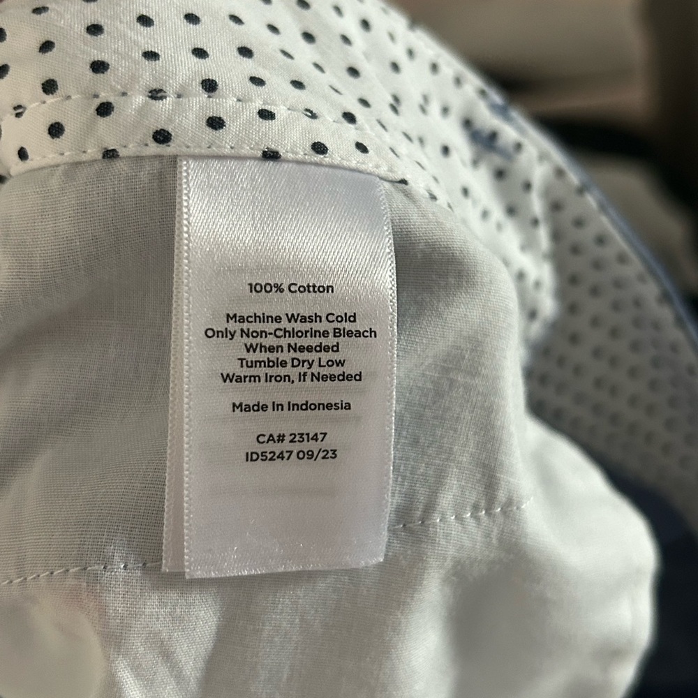 Talbots PERFECT SHORTS BERMUDA LENGTH CHAMBRAY - Picture 7 of 7